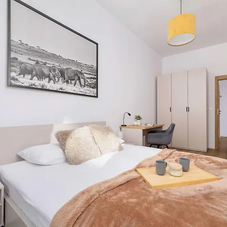Apartamenty Sloneczna Z Parkingiem W Katowicach By Noclegi Renters Katovice Exteriér fotografie